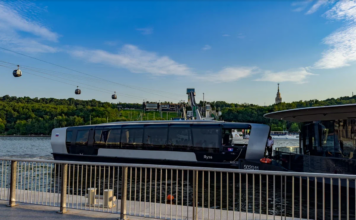 В Москве запускают цикл тематических лекций на речных электросудах маршрута Лужники - Киевский