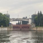 От источника до крана: в Москве с начала года провели 1,7 миллиона исследований качества воды Фото: шлюз №9 в районе Фили и Мнёвников, Карамышевский гидроузел. Материалы проекта «Водные ворота Москвы».