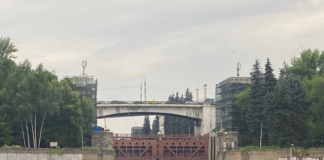 От источника до крана: в Москве с начала года провели 1,7 миллиона исследований качества воды Фото: шлюз №9 в районе Фили и Мнёвников, Карамышевский гидроузел. Материалы проекта «Водные ворота Москвы».